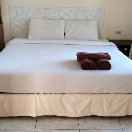 Massuwan Karon Beach Ban Saiyuan Ngoại thất bức ảnh